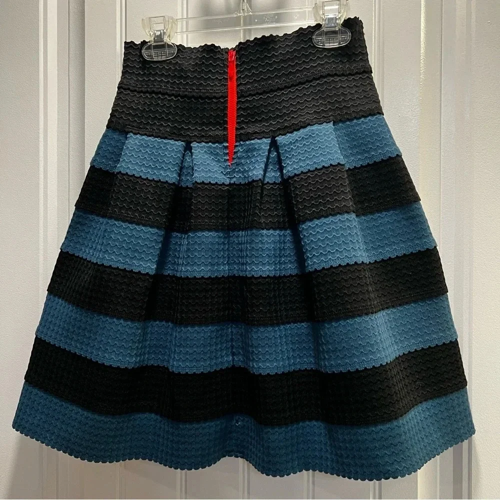 Girls from Savoy Anthropologie Teal/Black Elastic‎ Waistband Skirt. XS/Small.